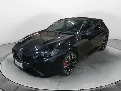 Usata BMW 118 M Sport 150 CV (110 kW) 2025 Black sapphire metallizzato Utilitaria
