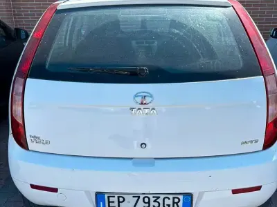 Usata Tata Indica 75 CV (55 kW) 2013 Bianco Berlina