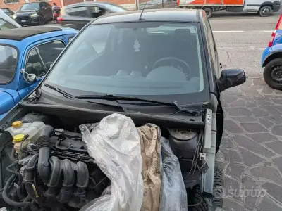 Usata Ford Fiesta 80 CV (58 kW) 2007 Bluazzurro Utilitaria