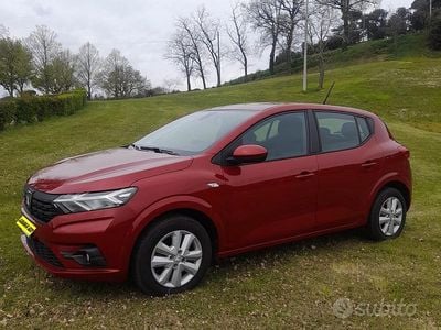 Usata Dacia Sandero Expression 91 CV (66 kW) 2022 Rosso Berlina