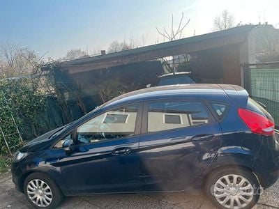 Usata Ford Fiesta 70 CV (51 kW) 2010 Blu Utilitaria
