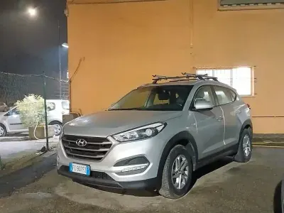 Usata Hyundai Tucson Xpossible 116 CV (85 kW) 2016 Grigio SUV