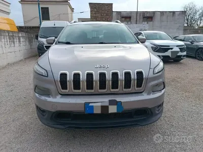Usata Jeep Cherokee Longitude 140 CV (102 kW) 2015 Grigio SUV