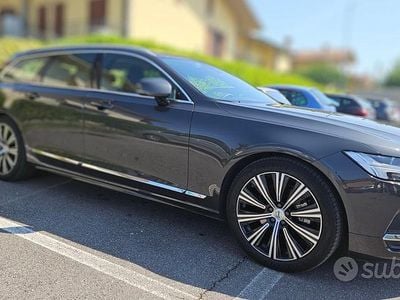Usata Volvo V90 197 CV (144 kW) 2024 Grigio Station wagon