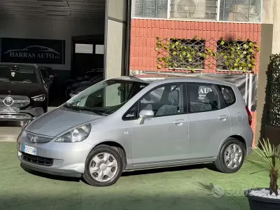 Usata Honda Jazz 78 CV (57 kW) 2006 Grigio Utilitaria