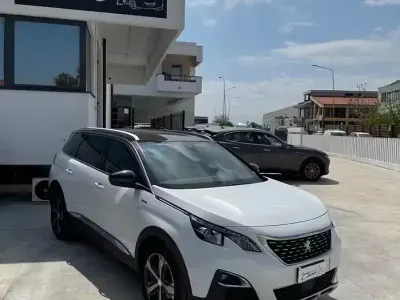 Usata Peugeot 5008 GT-line 131 CV (96 kW) 2019 Bianco SUV