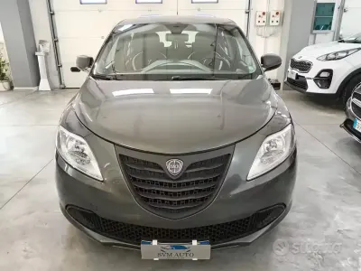 Usata Lancia Ypsilon Silver 95 CV (69 kW) 2014 Grigio Utilitaria