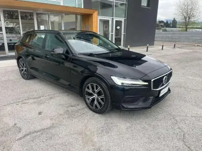 Usata Volvo V60 163 CV (119 kW) 2022 Nero Station wagon