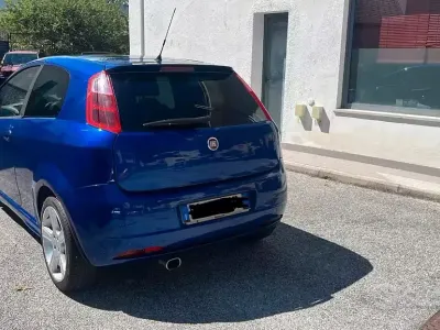 Usata Fiat Grande Punto Sport 131 CV (96 kW) 2007 Bluazzurro Utilitaria