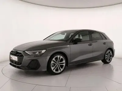 Usata Audi A3 S-Line 150 CV (110 kW) 2025 Grigio daytona perlato Berlina