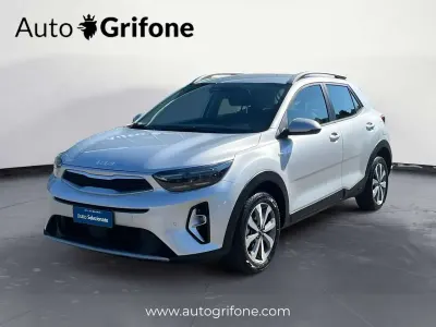 Usata Kia Stonic Urban 82 CV (60 kW) 2023 Argento SUV