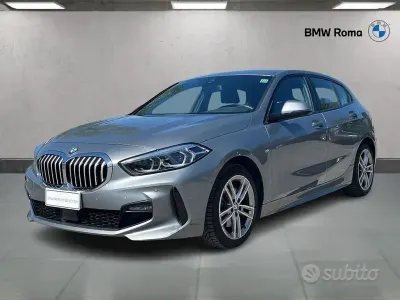 Begagnad BMW 118 M Sport 150 HK (110 kW) 2023 Grå Halvkombi