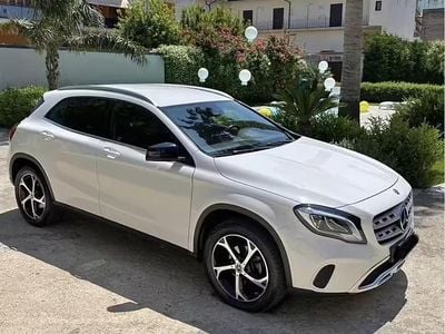 Usata Mercedes GLA200 136 CV (100 kW) 2018 Bianco SUV