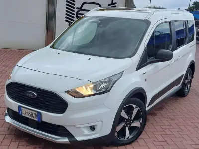 Usata Ford Grand Tourneo Connect Active 120 CV (88 kW) 2022 Bianco Monovolume