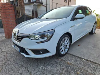 Usata Renault Mégane IV 110 CV (80 kW) 2018 Bianco Berlina