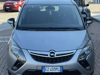 Usata Opel Zafira Tourer Cosmo 120 CV (88 kW) 2015 Grigio Monovolume