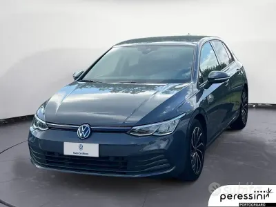 Gebraucht VW Golf VIII Life 131 PS (96 kW) 2022 Grau Limousine
