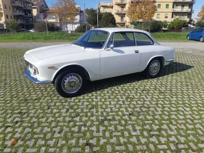 Usata Alfa Romeo Giulia Sprint 106 CV (77 kW) 1966 Berlina