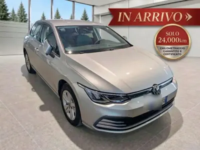 Usata VW Golf VII Life 116 CV (85 kW) 2021 Reflex silver metallizzato Utilitaria