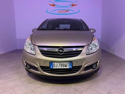 Usata Opel Corsa Cosmo 80 CV (58 kW) 2007 Oro Berlina