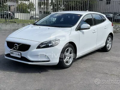 Usado Volvo V40 Business Edition 120 CV (88 kW) 2016 Blanco Utilitario