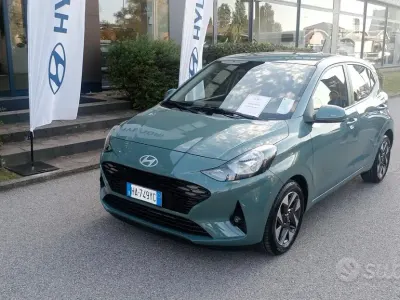 Usata Hyundai i10 63 CV (46 kW) 2025 Verde Utilitaria