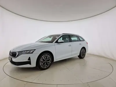 Usata Skoda Octavia Executive 150 CV (110 kW) 2025 Bianco luna metallizzato Station wagon