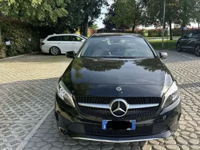 Usata Mercedes A180 116 CV (85 kW) 2017 Berlina