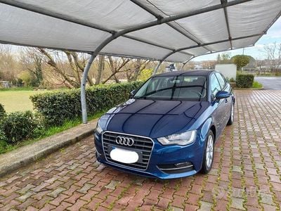 Usata Audi A3 Sportback g-tron Comfort 110 CV (80 kW) 2015 Blu Utilitaria