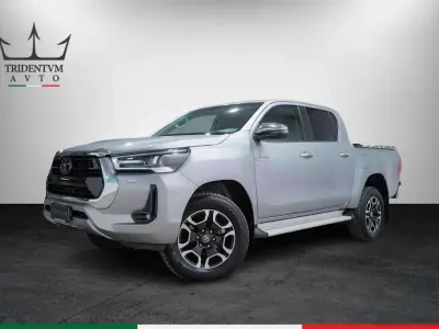 Usata Toyota HiLux Comfort 150 CV (110 kW) 2024 Argento Pick-up