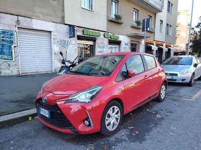 Brugt Toyota Yaris Hybrid Active 73 HK (53 kW) 2017 Rød Sedan