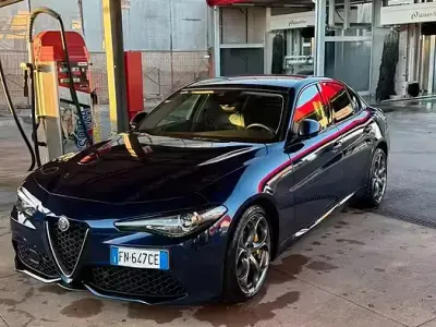Usata Alfa Romeo Giulia Veloce 210 CV (154 kW) 2018 Blu Berlina