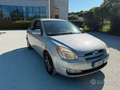Usata Hyundai Accent 110 CV (80 kW) 2008 Grigio Berlina