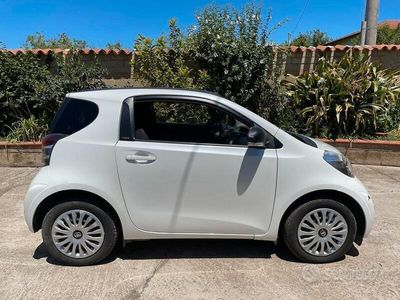 Toyota iQ