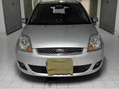 Usata Ford Fiesta 68 CV (50 kW) 2007 Grigio Utilitaria