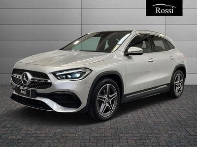 Käytetty Mercedes GLA200 Premium 150 HP (110 kW) 2023 Musta Katumaasturi