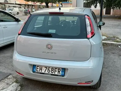Usata Fiat Grande Punto 75 CV (55 kW) 2011 Grigio Utilitaria