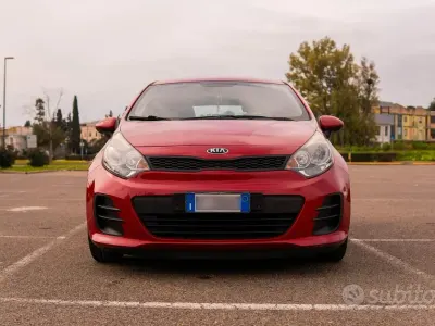 Begagnad Kia Rio City 85 HK (62 kW) 2016 Röd Halvkombi