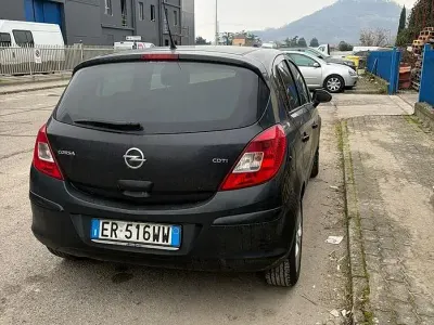 Usata Opel Corsa 75 CV (55 kW) 2013 Nero Utilitaria