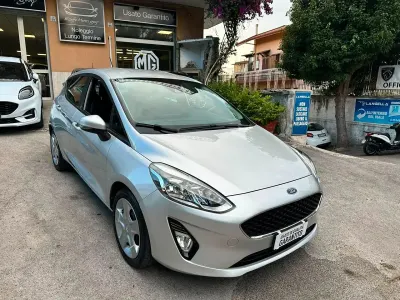 Usata Ford Fiesta 85 CV (62 kW) 2018 Argento Utilitaria