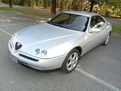 Second-hand Alfa Romeo GTV Lusso 150 CP (110 kW) 1996 Argintiu Coupe