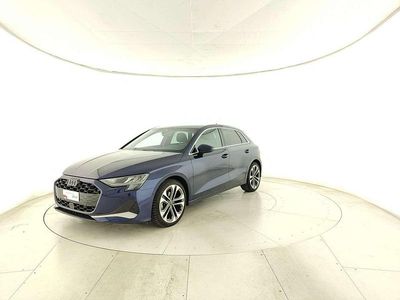 Blu/azzurro Usata 2024 Audi A3 Sportback Advanced Utilitaria | 34.400 €