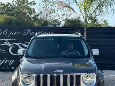 Usata Jeep Renegade Limited 140 CV (102 kW) 2017 Grigio SUV