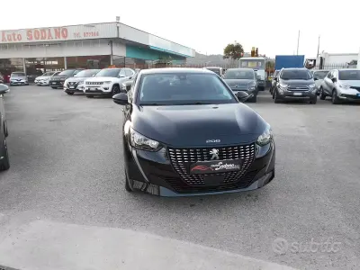 Usata Peugeot 208 101 CV (74 kW) 2021 Nero Utilitaria