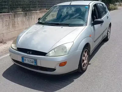 Usata Ford Focus 100 CV (73 kW) 1999 Berlina