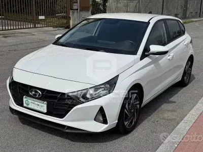 Usata Hyundai i20 84 CV (61 kW) 2022 Bianco Utilitaria
