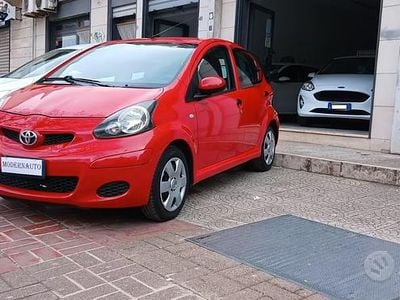 Usata Toyota Aygo 67 CV (49 kW) 2008 Rosso Utilitaria