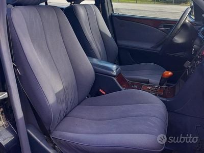 Usata Mercedes E220 2000 Blu Station wagon