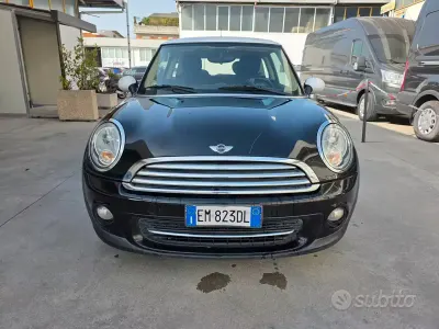 Usata Mini Cooper 122 CV (89 kW) 2013 Nero Utilitaria