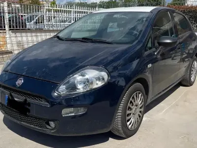 Usata Fiat Punto Street 95 CV (69 kW) 2018 Blu Utilitaria